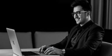 Mastering the Art of How to Sell Yourself Online: Strategies for Success